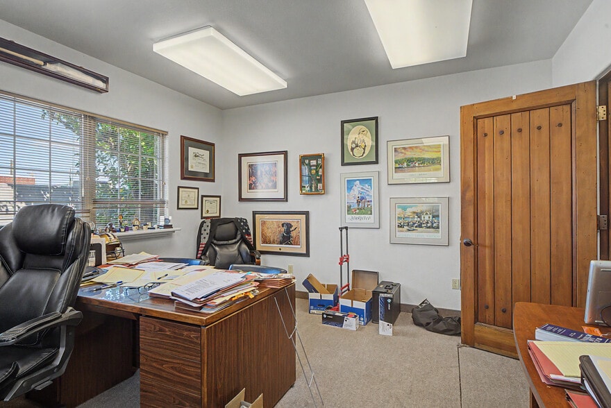 More Photos Of 56 C St NW, Ephrata Office Residential For Sale
