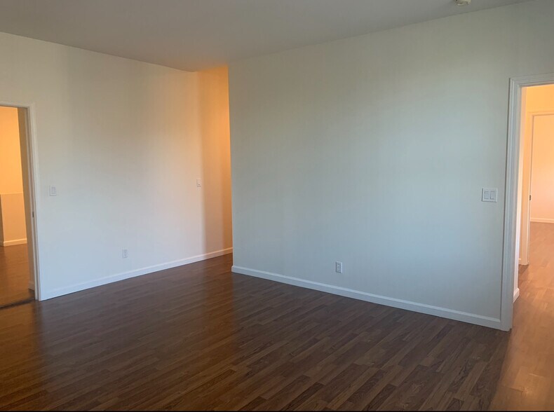 More Photos Of 140-142 W Pike St, Covington Storefront Retail Office For Sale