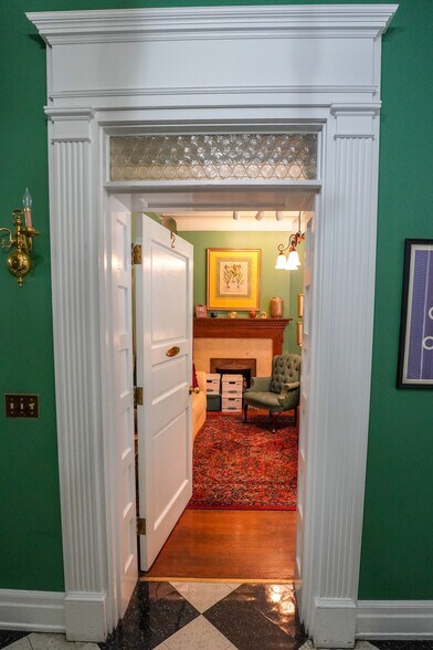 More Photos Of 2404 Auburn Ave, Cincinnati Apartments For Sale