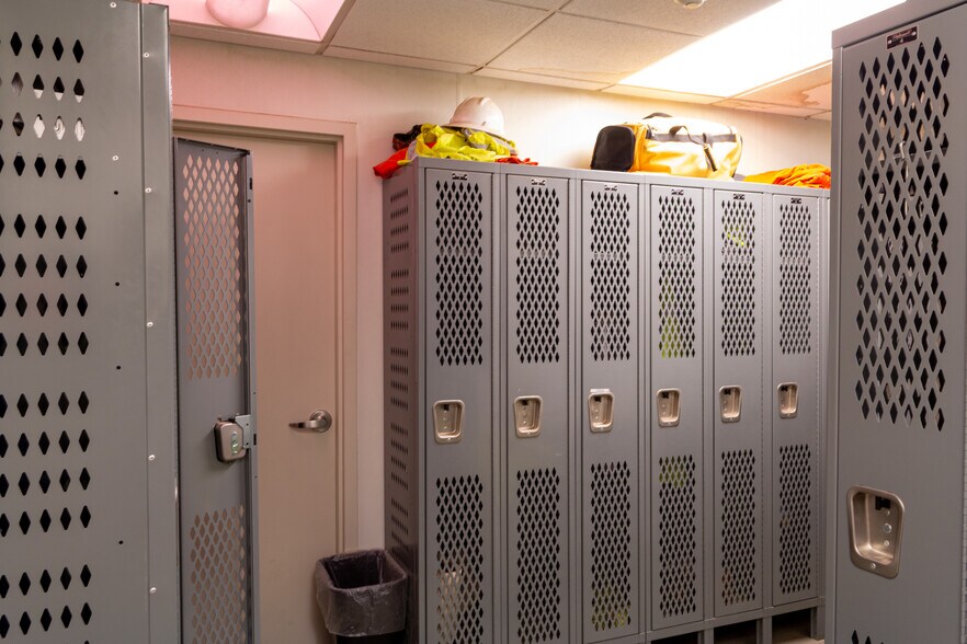 More Photos Of 3860 Helberg Dr, Helena Service For Lease