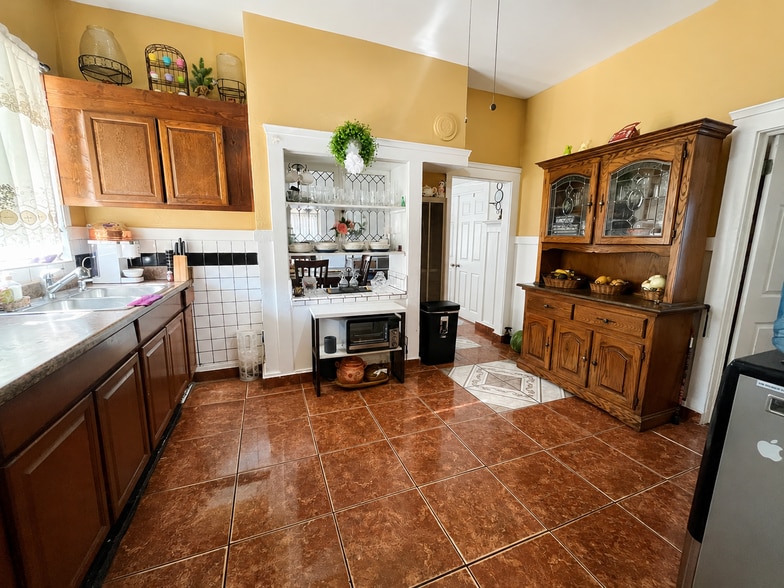 More Photos Of 515 Wilson Ave, Bakersfield Apartments For Sale