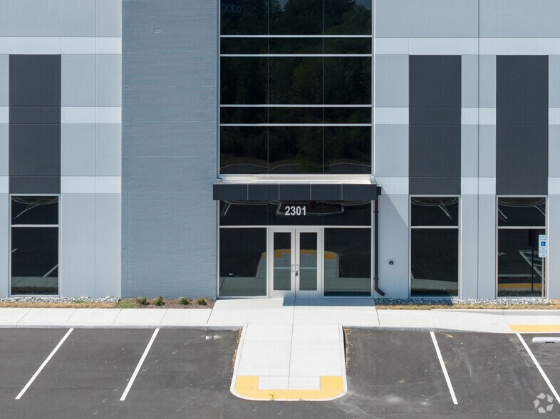 More Photos Of 2301 Commerce Rd, Richmond Unknown For Lease