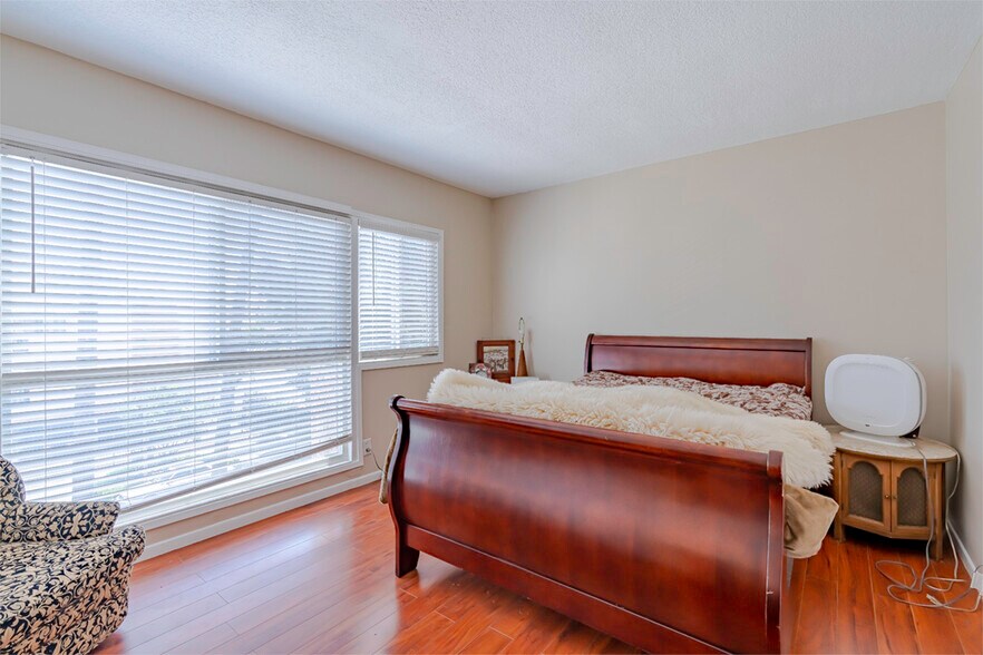 More Photos Of 741 S Hobart Blvd, Los Angeles Apartments For Sale