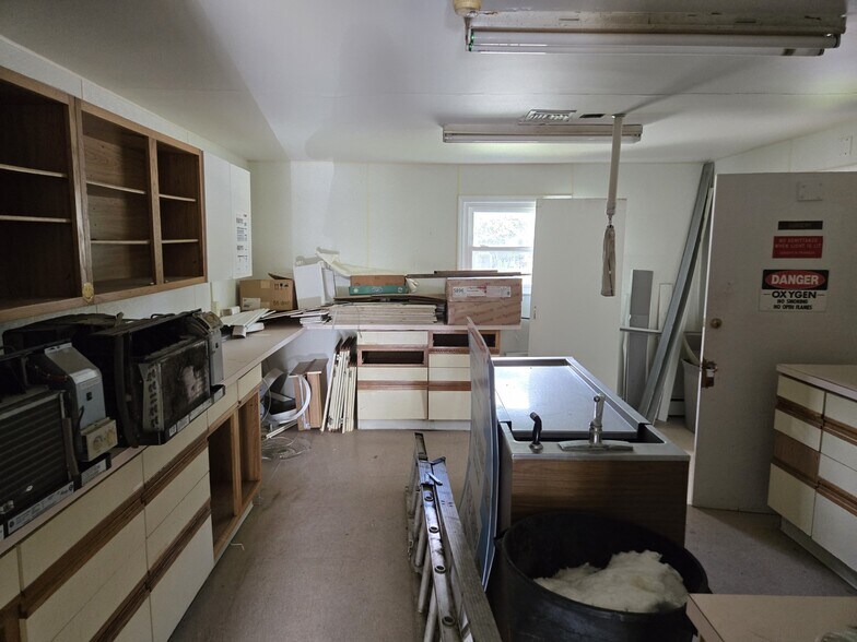 More Photos Of 360 Us-46, Mountain Lakes Freestanding For Sale