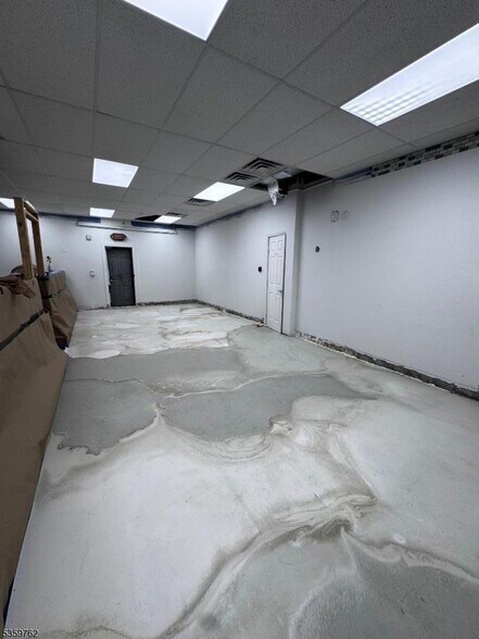 More Photos Of 119 W Broadway, Paterson Flex For Sale