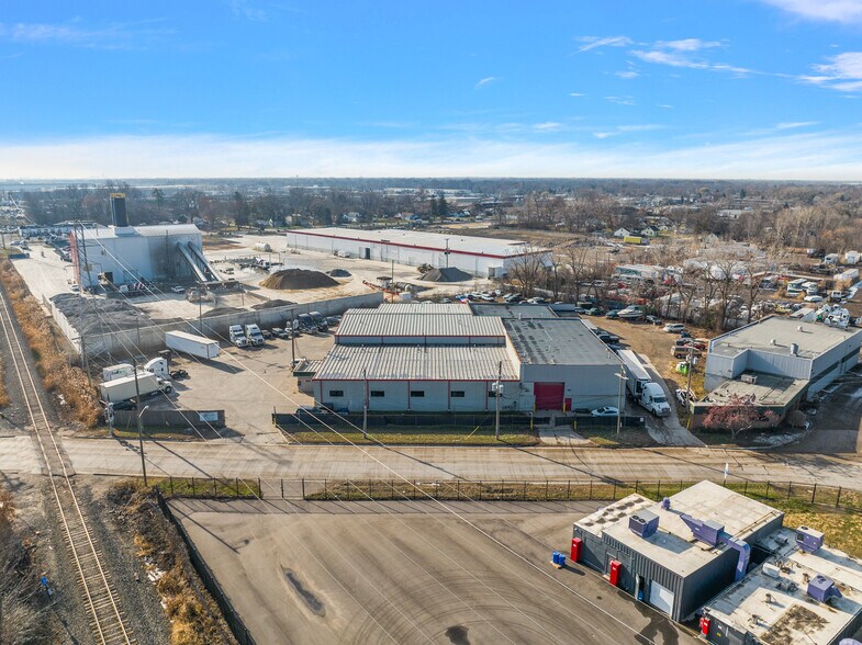 More Photos Of 25411 Sherwood Ave, Center Line Industrial For Sale