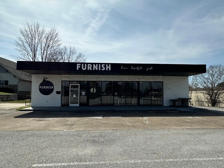 More Photos Of 8182 E Brainerd Rd, Chattanooga General Retail For Lease