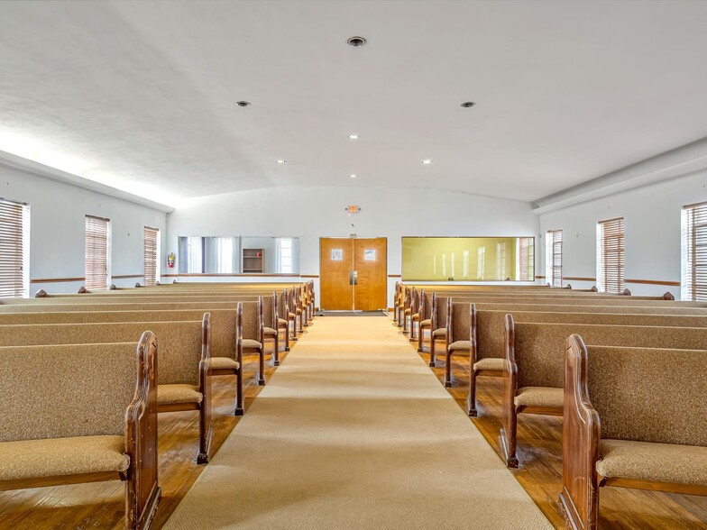 More Photos Of 2901 W Main St, Belleville Religious Facility For Sale