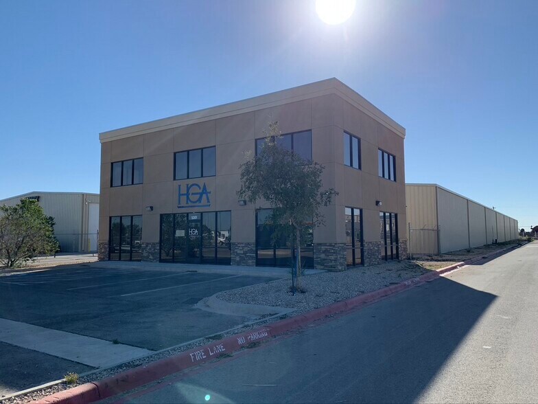 More Photos Of 5301 Cholla Rd, Midland Self Storage For Lease