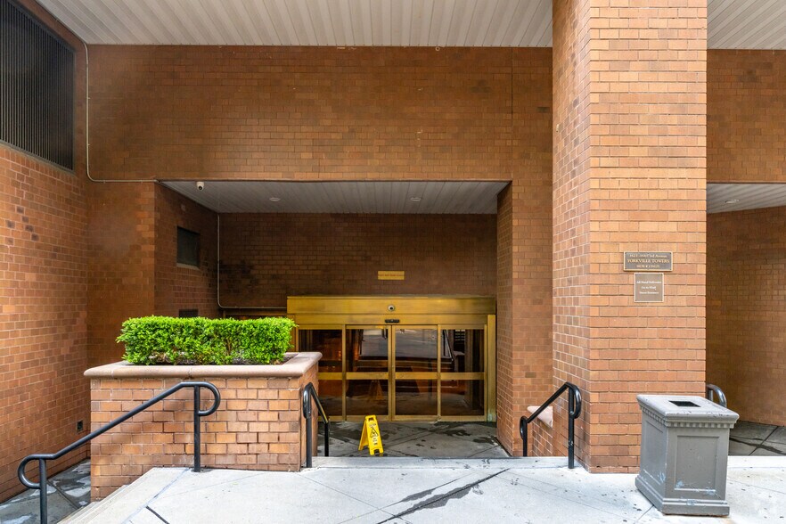 More Photos Of 1601-1641 3rd Ave, New York Apartments For Lease