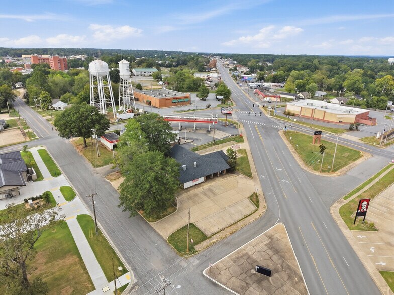 More Photos Of 609 N Main St, Benton Fast Food For Sale