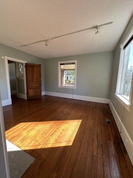 More Photos Of 93 Church St, Asheville Office For Lease