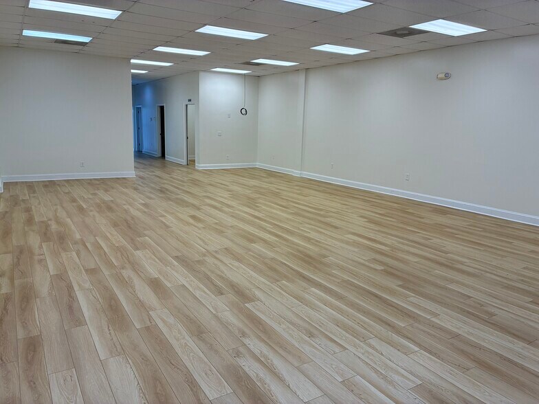 More Photos Of 1420 Ribaut Rd, Port Royal Freestanding For Lease