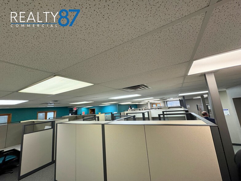 More Photos Of 3601 42nd St NE, Cedar Rapids Medical For Sale