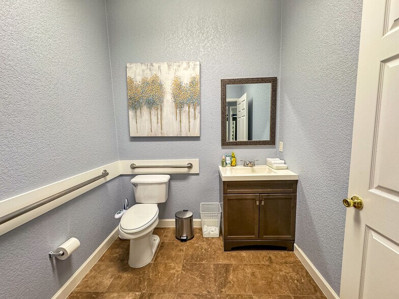 More Photos Of 600 Round Rock West, Round Rock Office For Lease