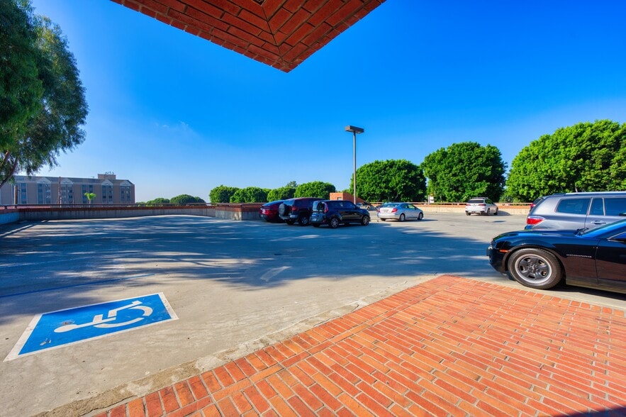 More Photos Of 7200-7202 Greenleaf Ave, Whittier Office For Lease