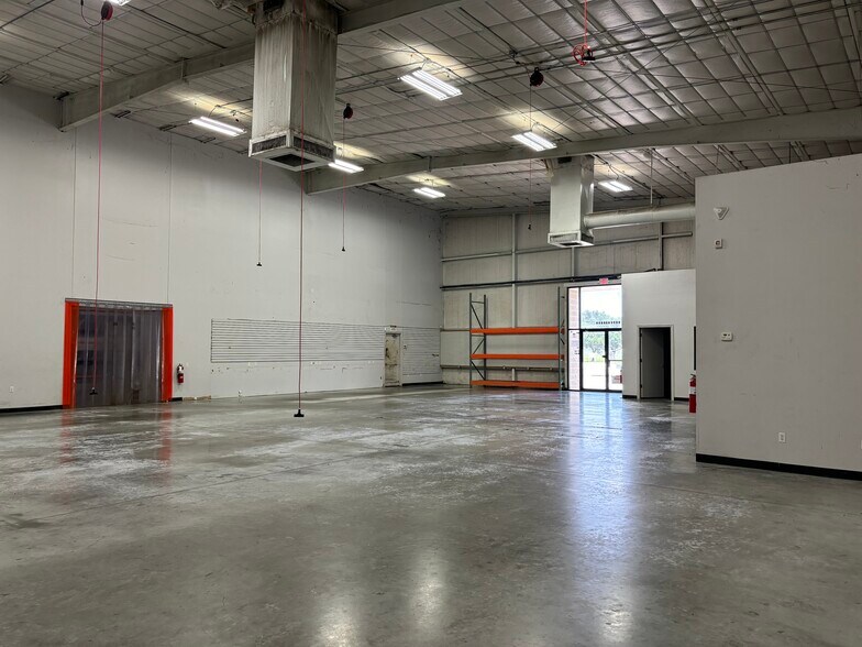 More Photos Of 3222 Manvel Rd, Pearland Warehouse For Lease