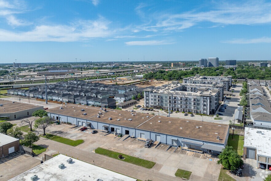 More Photos Of 7240-7248 Wynnwood Ln, Houston Light Manufacturing For Lease