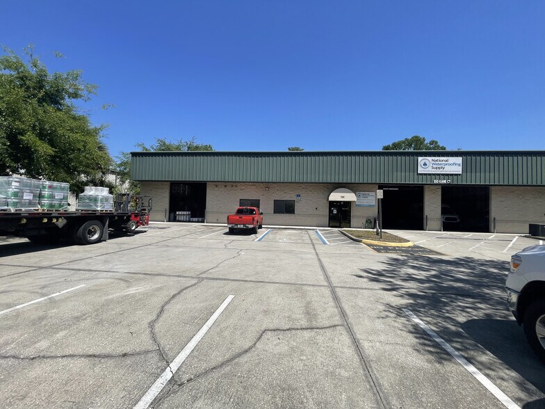 More Photos Of 550 Kane Ct, Oviedo Warehouse For Lease