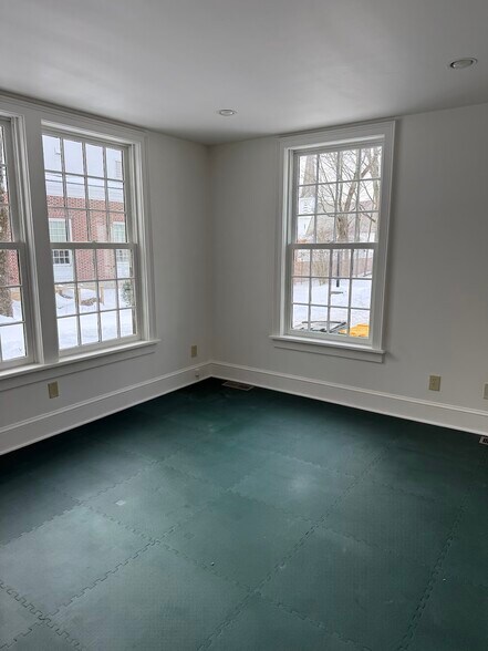 More Photos Of 16 Hudson St, Kinderhook Storefront Retail Residential For Lease