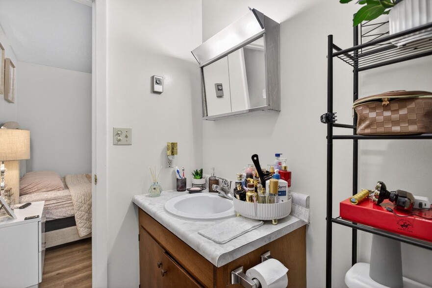 More Photos Of 990 Chicago Ave, Harrisonburg Apartments For Sale