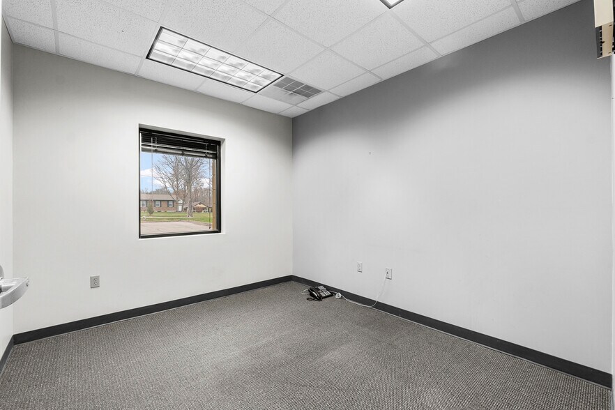 More Photos Of 7200 Highway 150, Greenville Office For Sale