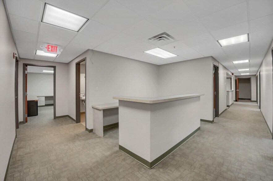 More Photos Of 21 Laurel Ave, Cornwall Medical For Lease