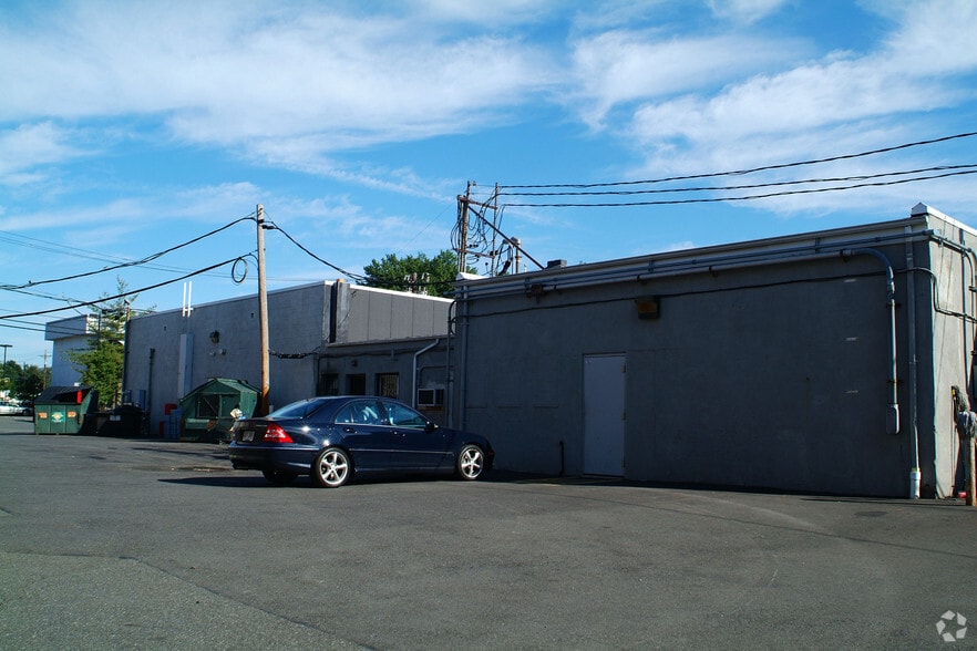 More Photos Of 314-341 Essex St, Lodi General Retail For Lease