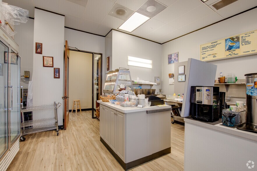 More Photos Of 2431 E 61st St, Tulsa Office For Lease