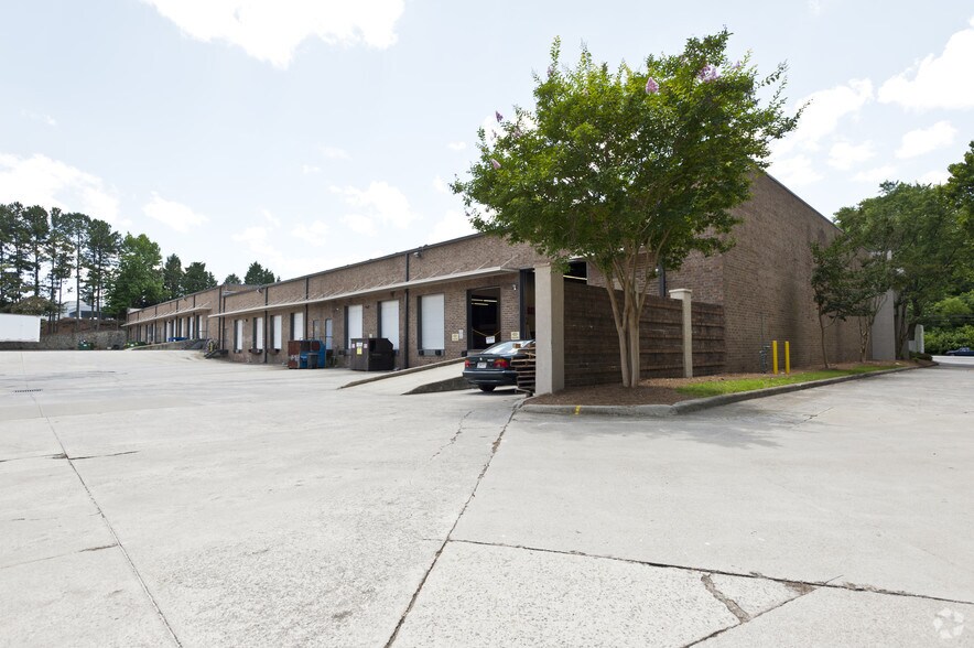 More Photos Of 1123-1131 Cobb Pky S, Marietta Warehouse For Lease