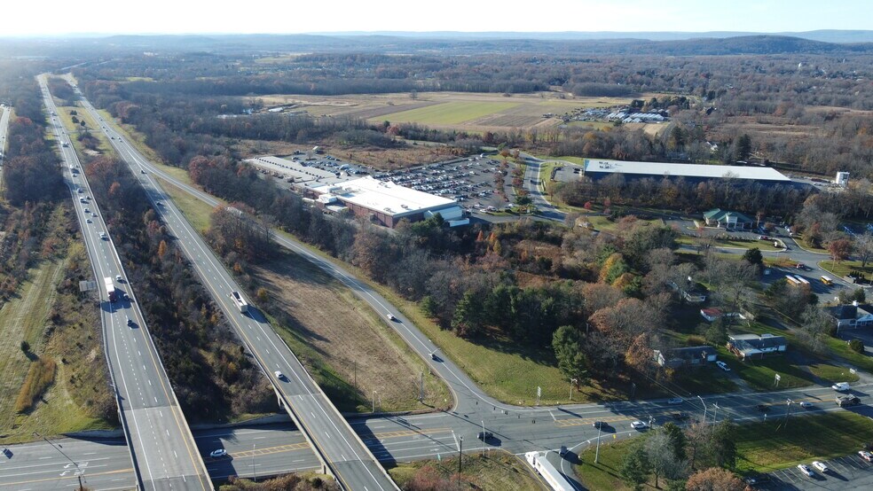 More Photos Of 93 93 - 9 Hawkins, Montgomery Land For Sale