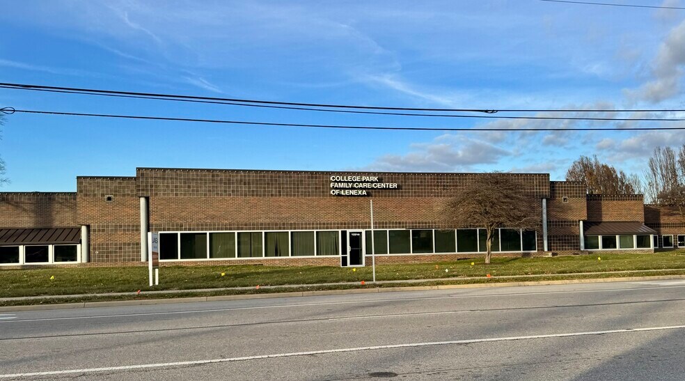 Primary Photo Of 12208-12210 W 87th Street Pky, Lenexa Medical For Lease