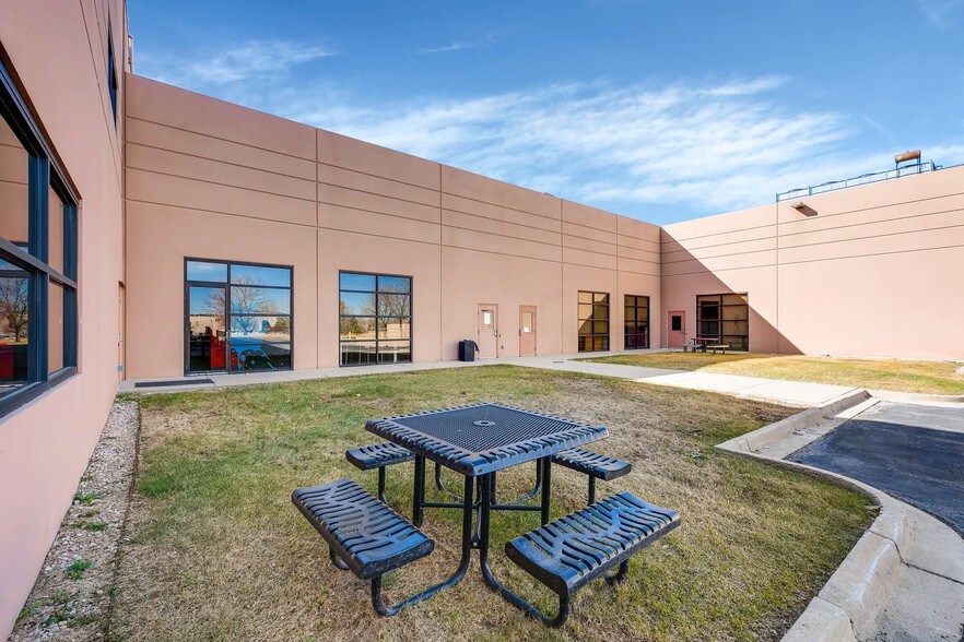 More Photos Of 7420 E Dry Creek Pky, Longmont Office For Lease