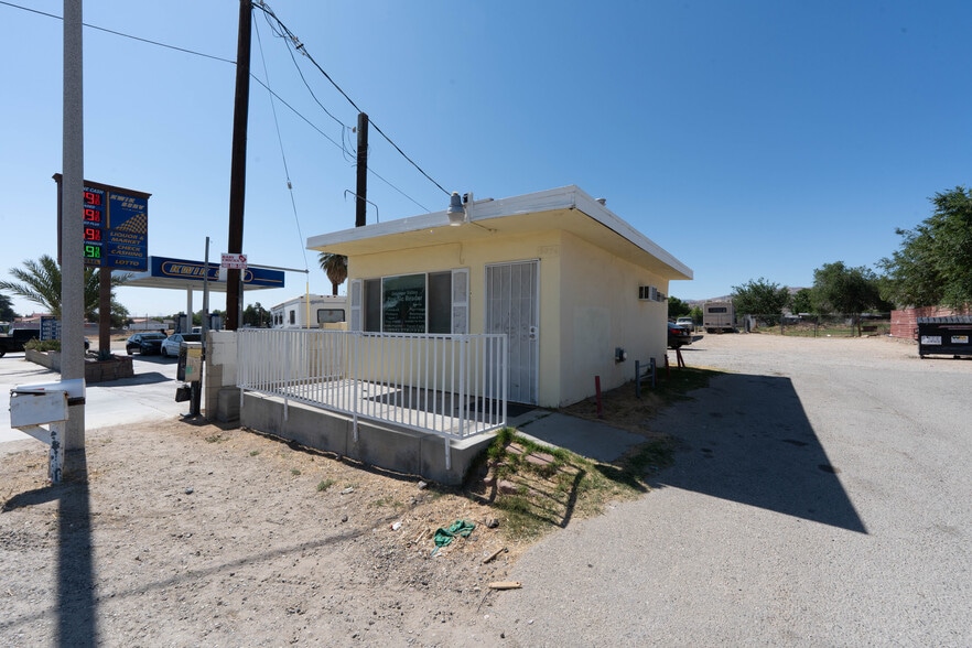 More Photos Of 8044 Pearblossom Hwy, Littlerock Storefront For Sale