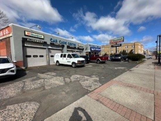 Primary Photo Of 711 Maple Ave, Hartford Auto Repair For Sale