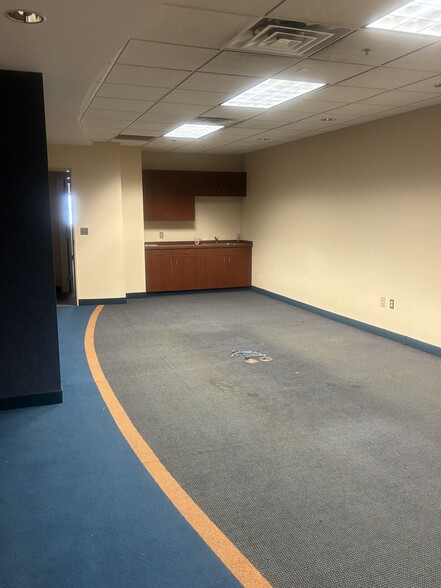 More Photos Of 2301 Scranton Rd, Cleveland Office For Lease