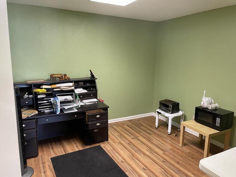 More Photos Of 2116 Fry Rd, Houston Auto Repair For Lease