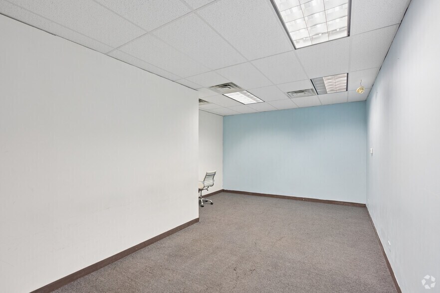 More Photos Of 4425 W 63rd St, Chicago Office For Lease
