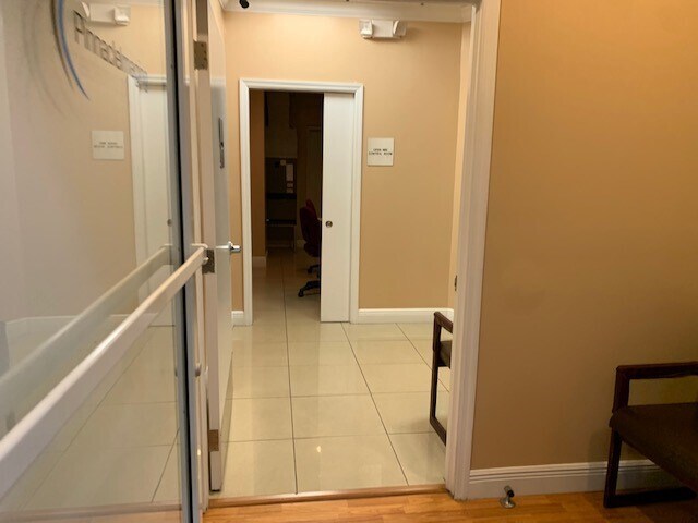 More Photos Of 2390 NW 7th St, Miami Medical For Sale