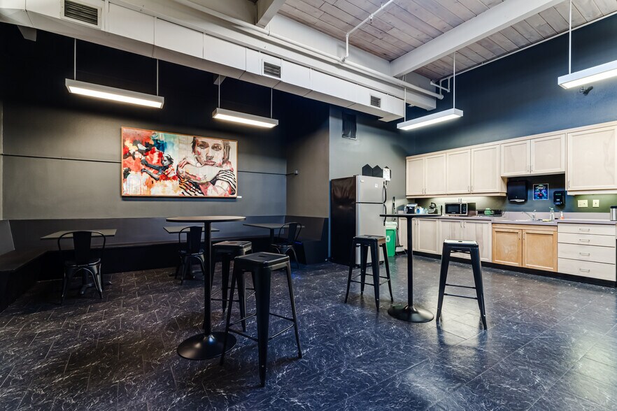 More Photos Of 30 E Broadway, Eugene Office For Sale