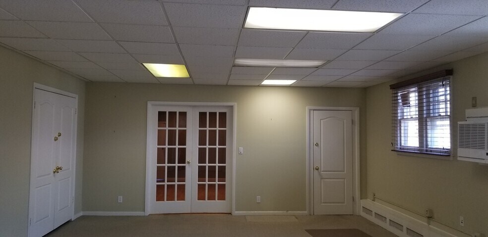 More Photos Of 575 White Plains Rd, Eastchester Office For Lease