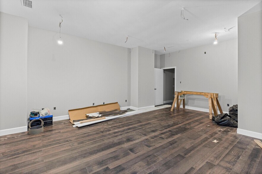 More Photos Of 3512 Godwin Ct, Mobile Medical For Sale