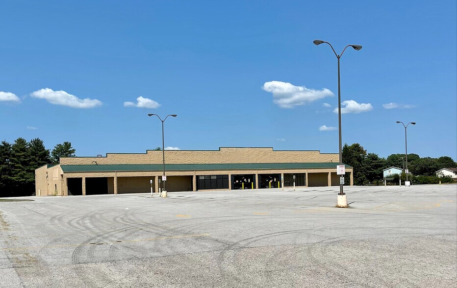 More Photos Of 1505 E Broadway St, Campbellsville Supermarket For Sale