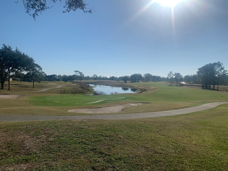 More Photos Of 4100 Carter Creek Dr, Avon Park Sports And Entertainment For Sale