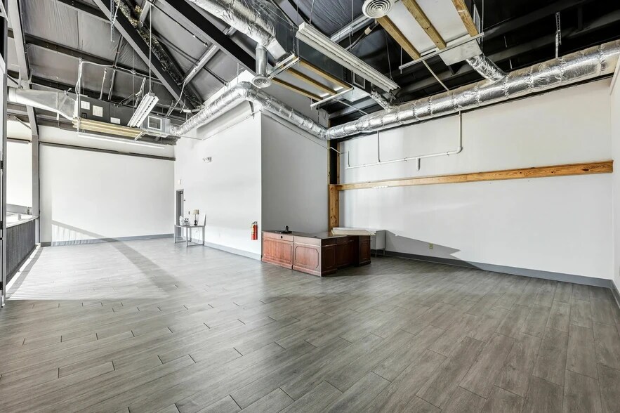 More Photos Of 4336 Cornelia Hwy, Lula Freestanding For Lease