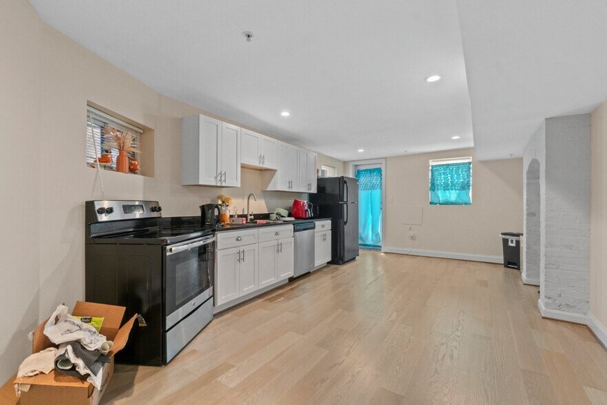 More Photos Of 2740 Saint Paul St, Baltimore Apartments For Sale