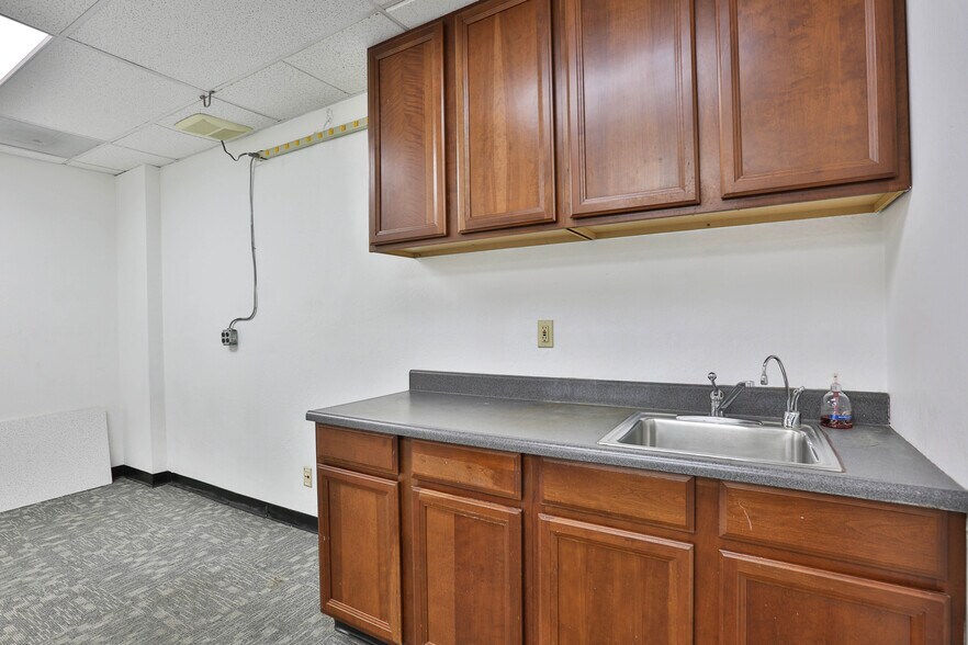 More Photos Of 1754 Technology Dr, San Jose Medical For Lease