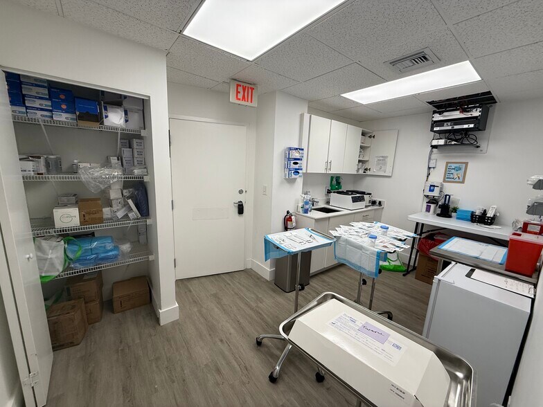 More Photos Of 7710 NW 71st Ct, Tamarac Medical For Lease