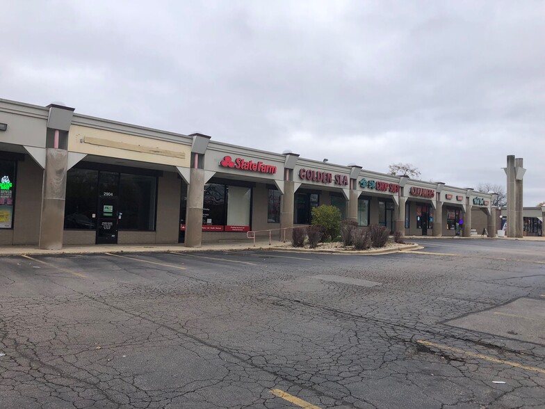 Primary Photo Of 2900-2916 Ogden Ave, Aurora Storefront For Lease