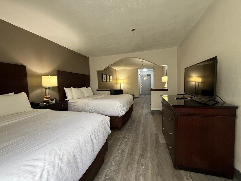 More Photos Of 2621 N Columbia St, Milledgeville Hotel For Sale